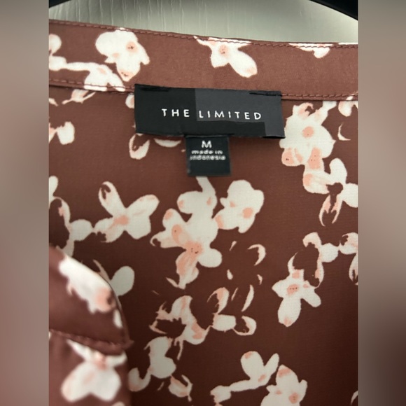 The Limited Brown Floral Pattern 3/4 Sleeve Shirt. Size Medium - Picture 2 of 13